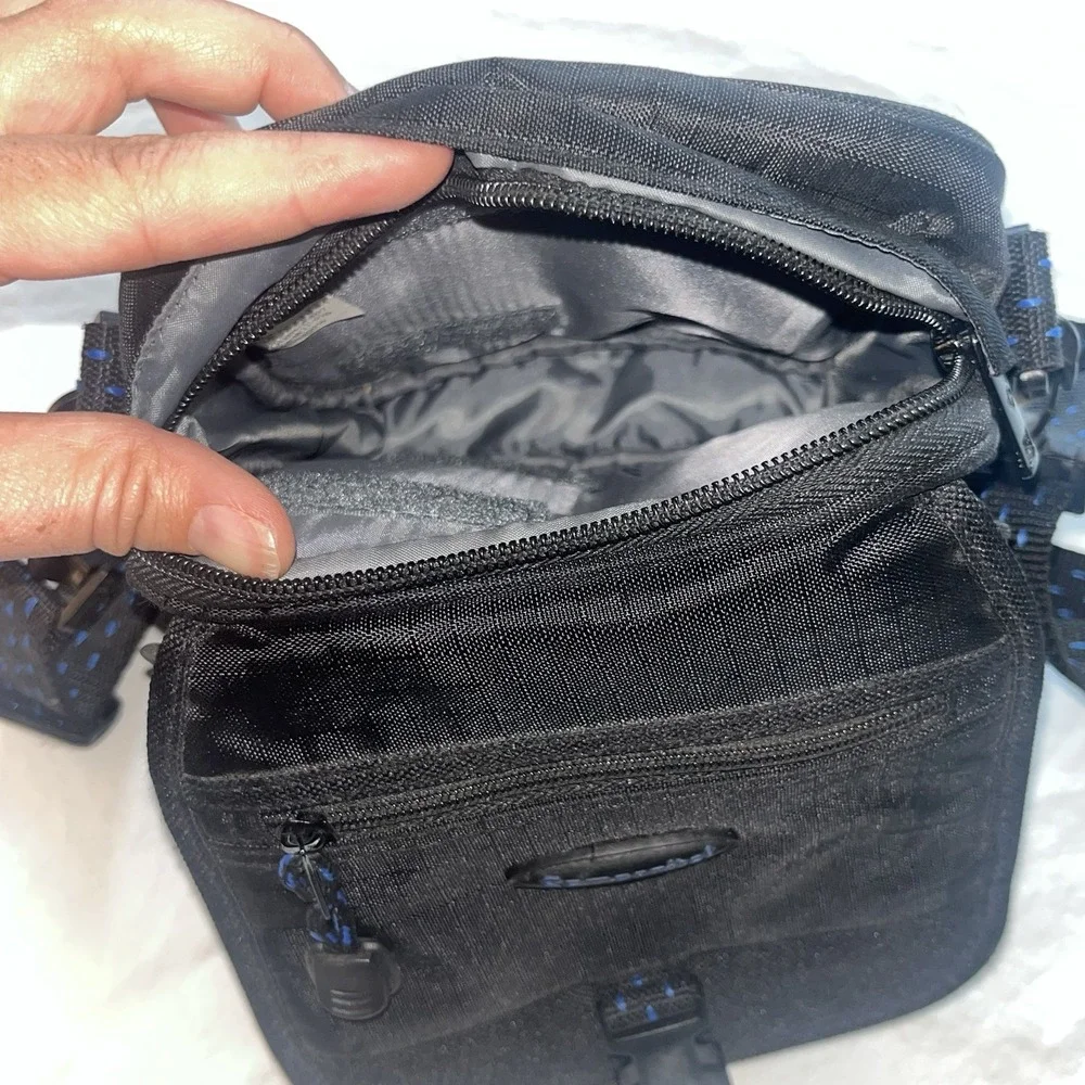 Samsonite Small‎ Black Padded Camera Bag Case Strap & Several Compartments